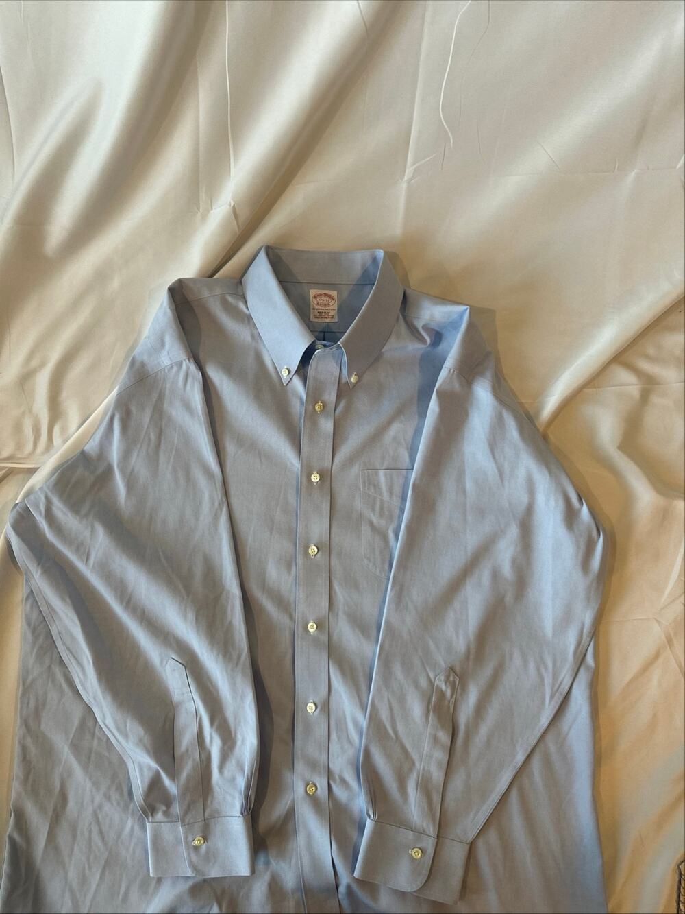 Brooks Brothers 17 1/2 x 33 regular fit button down dress shirt